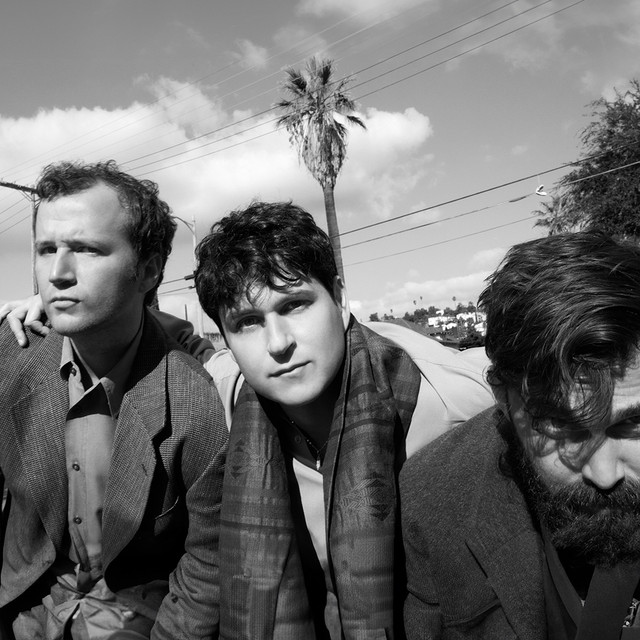 Vampire Weekend profile image